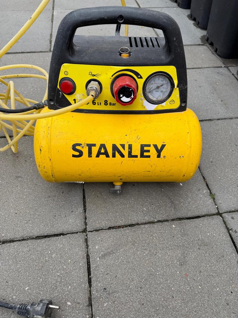 Stanley compressor 6 liter 8 bar, Minder dan 25 liter, Ophalen of Verzenden, Zo goed als nieuw, Minder dan 200 liter/min