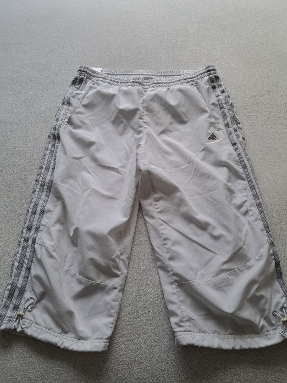 Super mooie Adidas 3/4 broek maat L, Ophalen of Verzenden, Zo goed als nieuw, Maat 52/54 (L), Wit