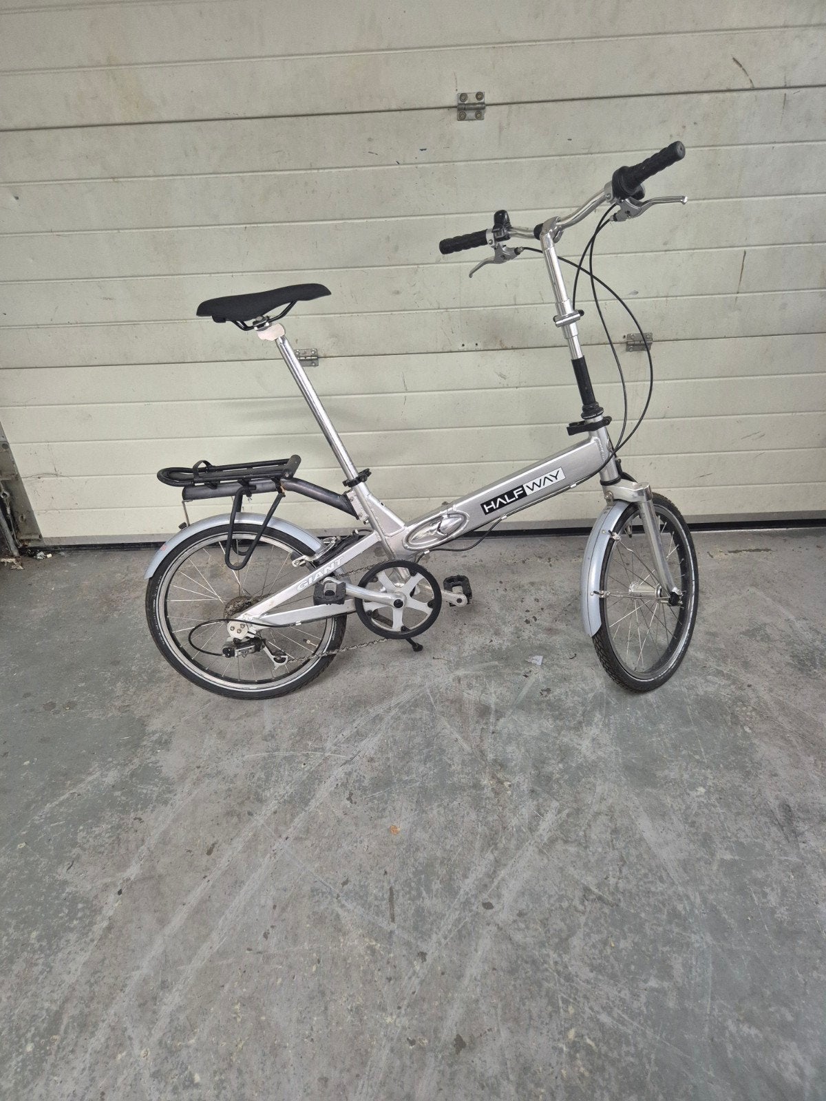 Giant Halfway opvouwbare fiets - perfect voor woon-werkverk, 20 inch of meer, Gebruikt, Velgrem, Versnellingen
