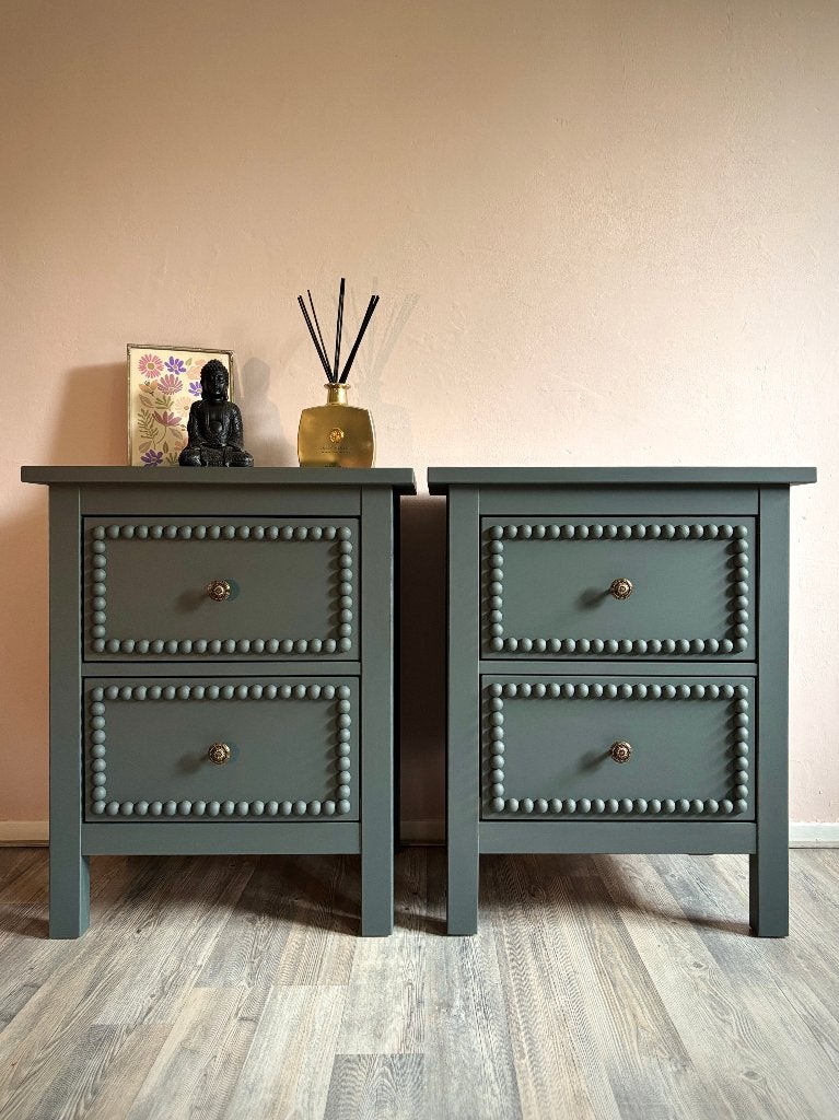 Hemnes nachtkastjes | Gerestyled, donkergroen, Ophalen, Nieuw, 55 tot 70 cm, 45 tot 65 cm