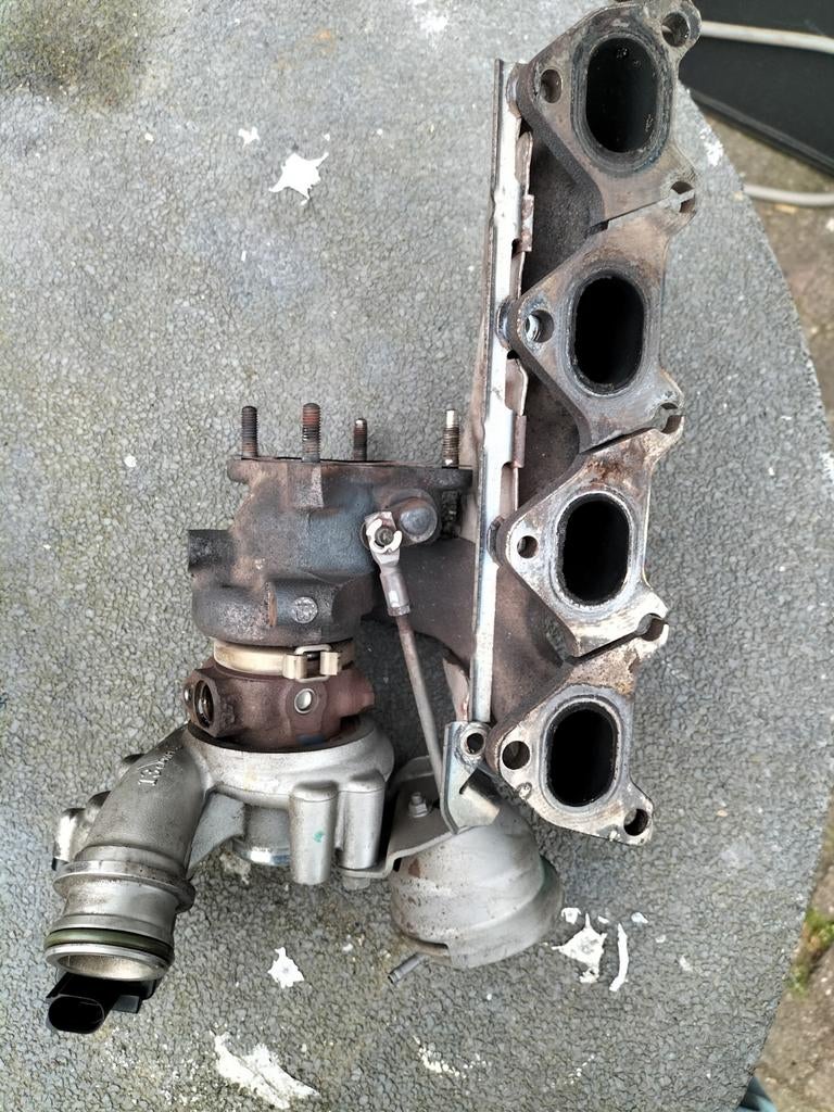 Turbo met spruitstuk - volkswagen 1.4 tsi benzine motor 2009, Ophalen of Verzenden, Gebruikt, Overige automerken