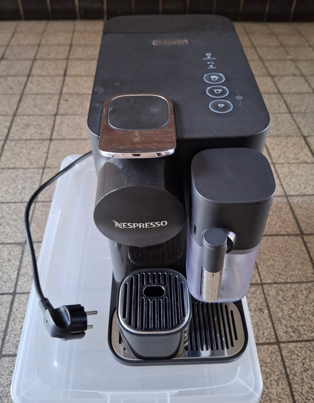 De'Longhi Nespresso Lattissima One, heeft defecte connector, Witgoed en Apparatuur, Ophalen, Koffiepads en cups, Koffiemachine
