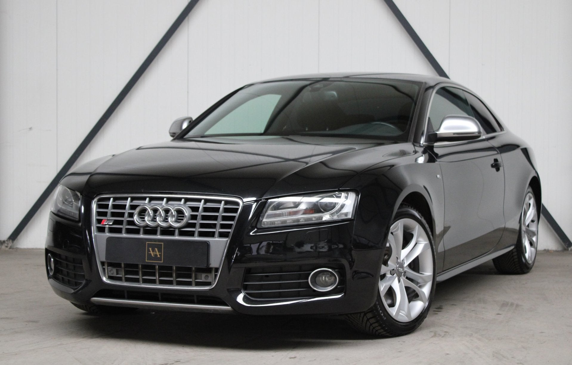 Audi S5 Coupe 4.2 FSI V8 Quattro l Youngtimer l Bang & Olufs, Automaat, 1675 kg, 4 stoelen, Zwart