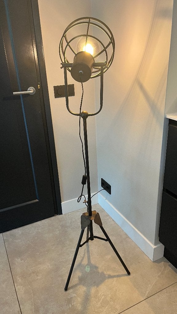Staande industriële lamp, Huis en Inrichting, Lampen | Vloerlampen, Zo goed als nieuw, Industriële, Glas, 150 tot 200 cm
