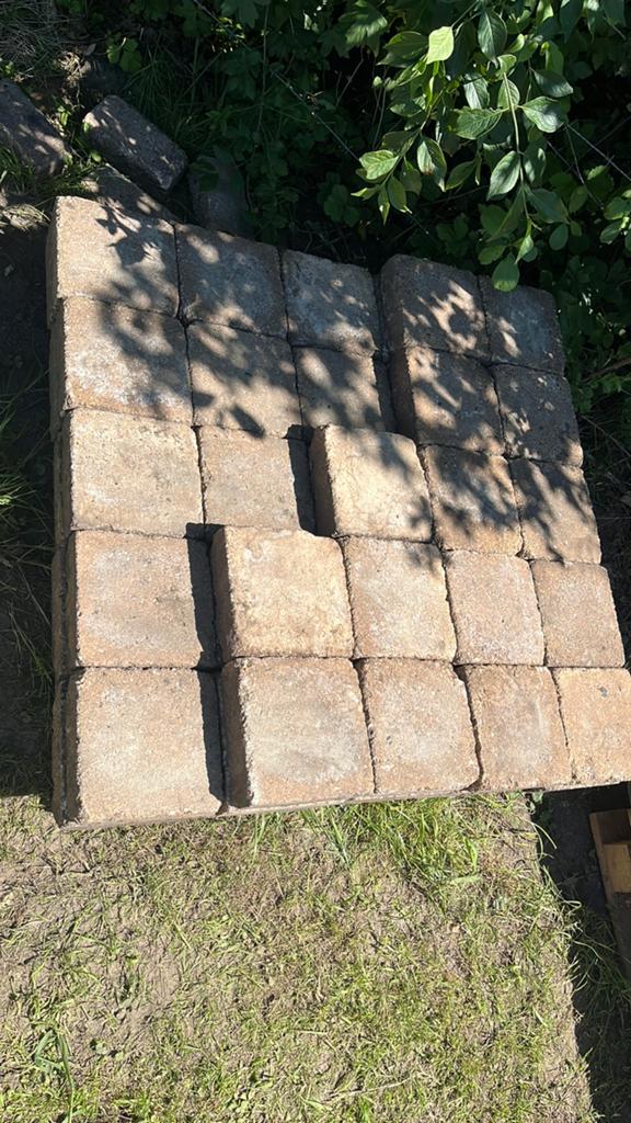 Betonsteen 20x20x6,5cm, zand/ geel, ca 60m2, Ophalen, Beton, Overige typen