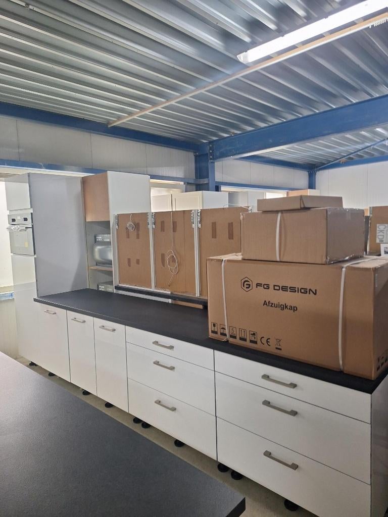 keuken Compleet met APP 120Keukens op voorraad 2801, Huis en Inrichting, Keuken | Complete keukens, Nieuw, Enkelwandige keuken