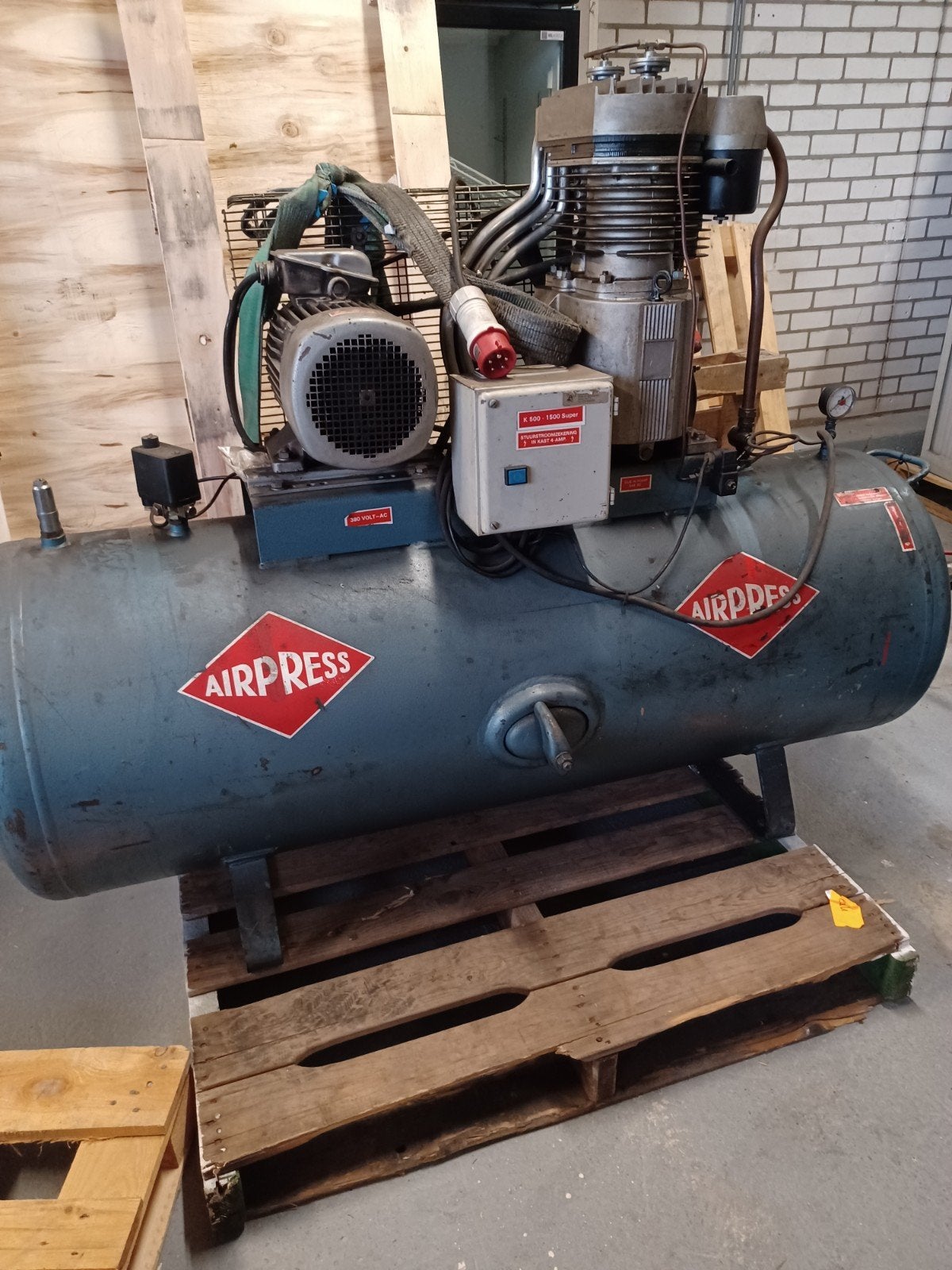 Te koop airppess 500 L, 100 liter of meer, Ophalen