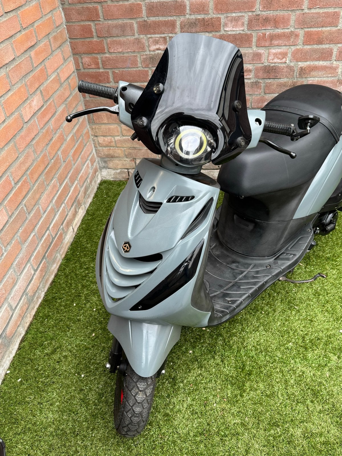 Piaggio Zip 2000 - Grijs - Goed onderhouden, Ophalen, Gebruikt, Benzine, Piaggio