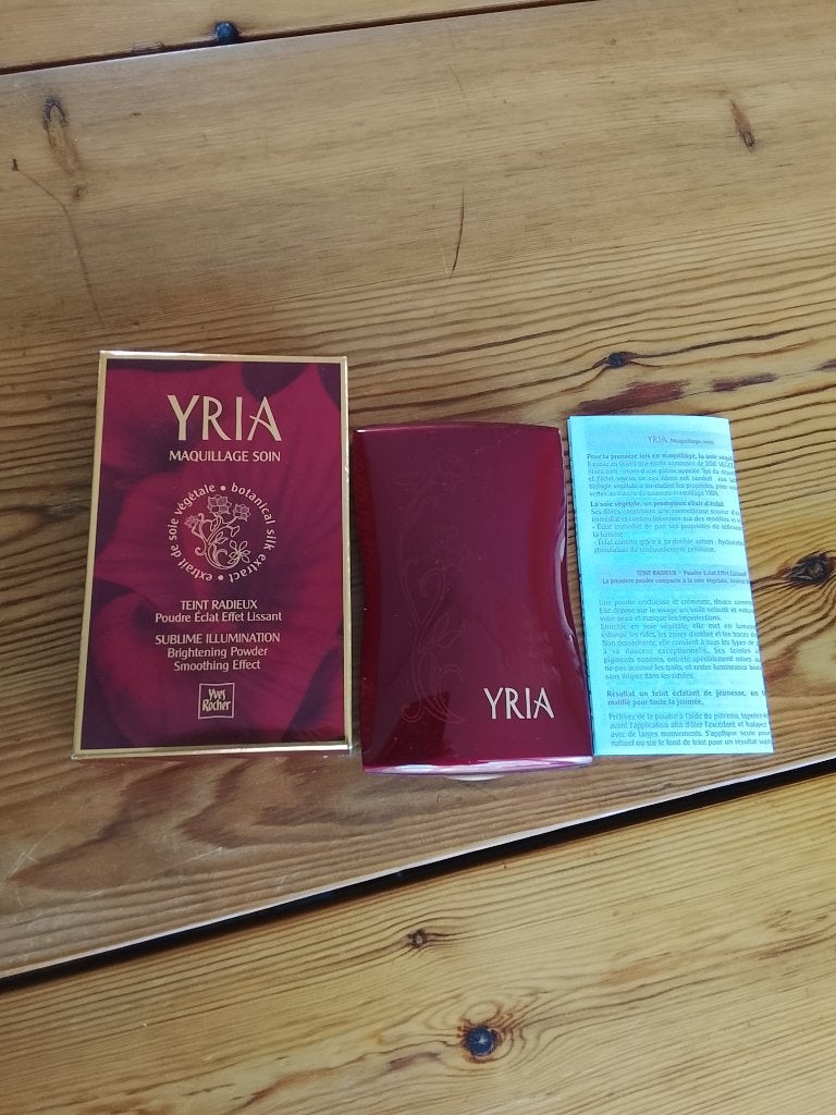 Yria vaste poeder met kwastje NIEUW!, Sieraden, Tassen en Uiterlijk, Ophalen of Verzenden, Nieuw