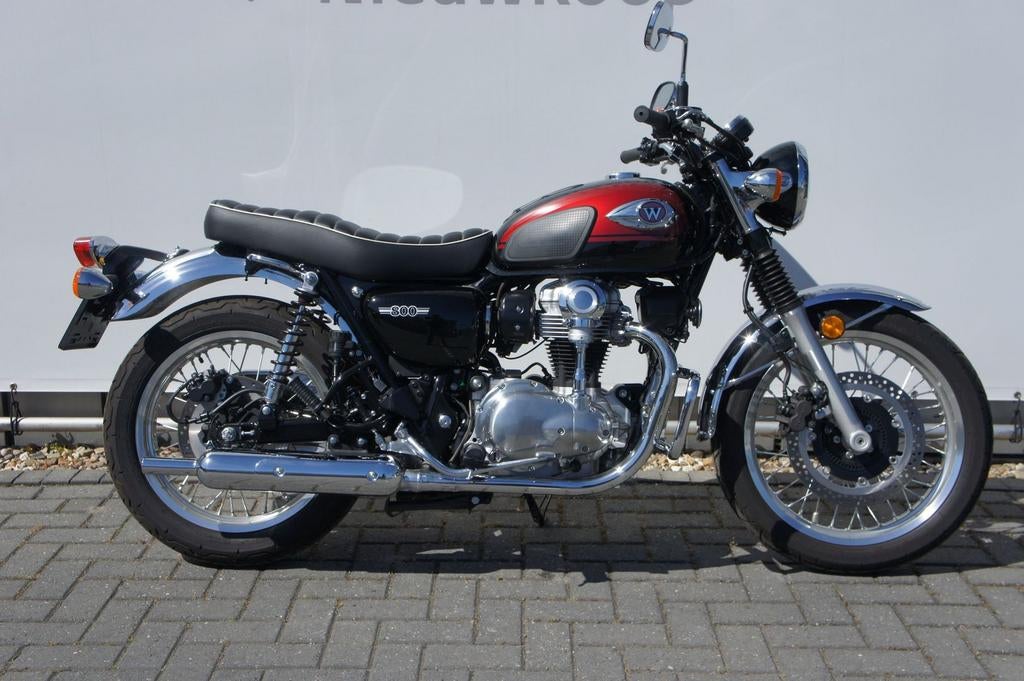 KAWASAKI W800 (bj 2024) 2,105 km, Motoren, Motoren | Kawasaki, 2 cilinders, Bedrijf, Onbekend, KAWASAKI