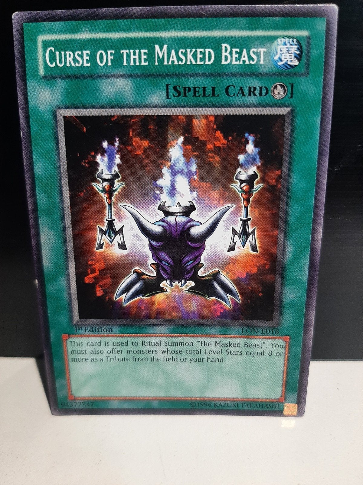 Yu-Gi-Oh! Curse of the Masked Beast (LON-E016) 1st Edition, Ophalen of Verzenden, Zo goed als nieuw, Losse kaart