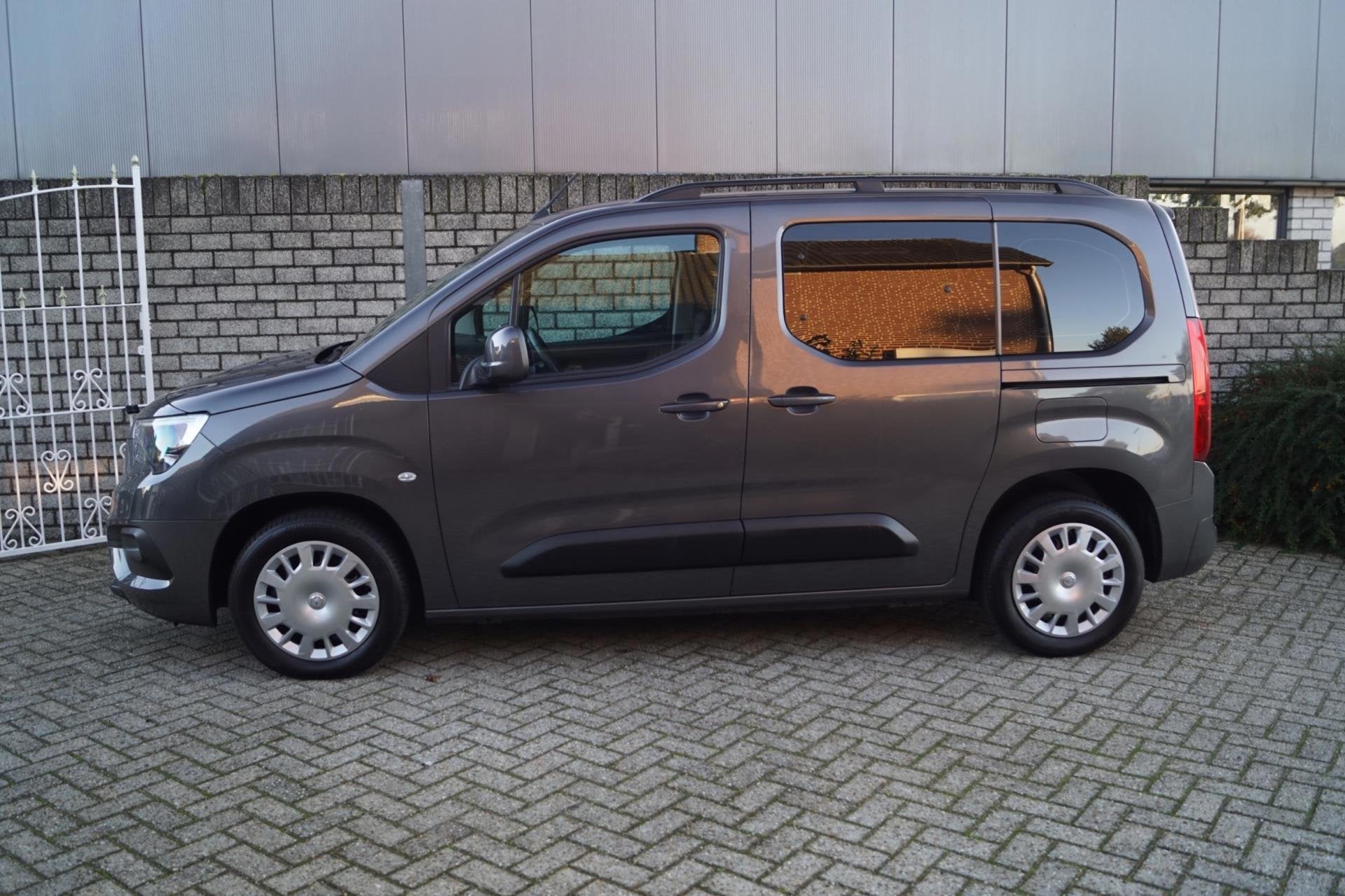Opel Combo Tour 1.2 Turbo L1H1 Edition Life Automaat Navi Cl, Auto's, Opel, Dealer onderhouden, Stof, Gebruikt, 19 km/l