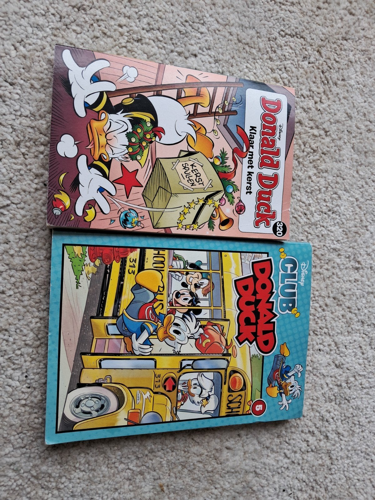Donald Duck stripboeken: Kerst en Schoolbus, Meerdere stripboeken, Ophalen of Verzenden, Gelezen