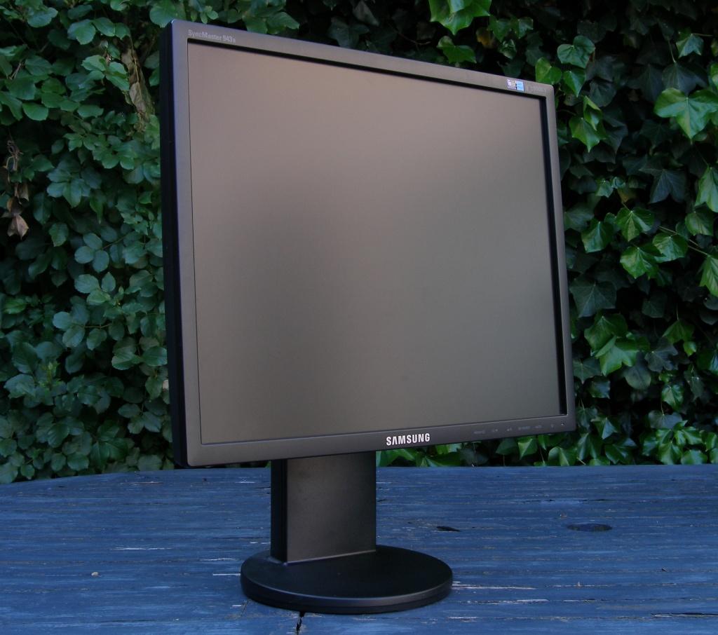 Samsung SyncMaster 943B, Ophalen, Gebruikt, 3 tot 5 ms, In hoogte verstelbaar