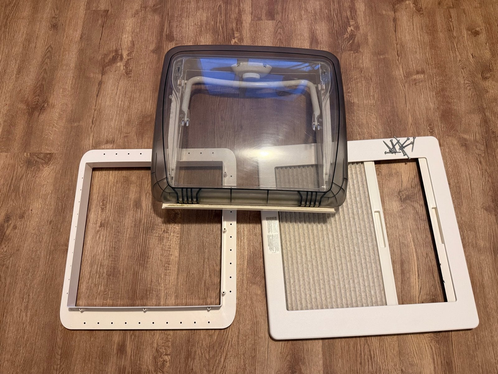 Dometic dakluik 40x40cm met hor en verduistering, Ophalen, Gebruikt