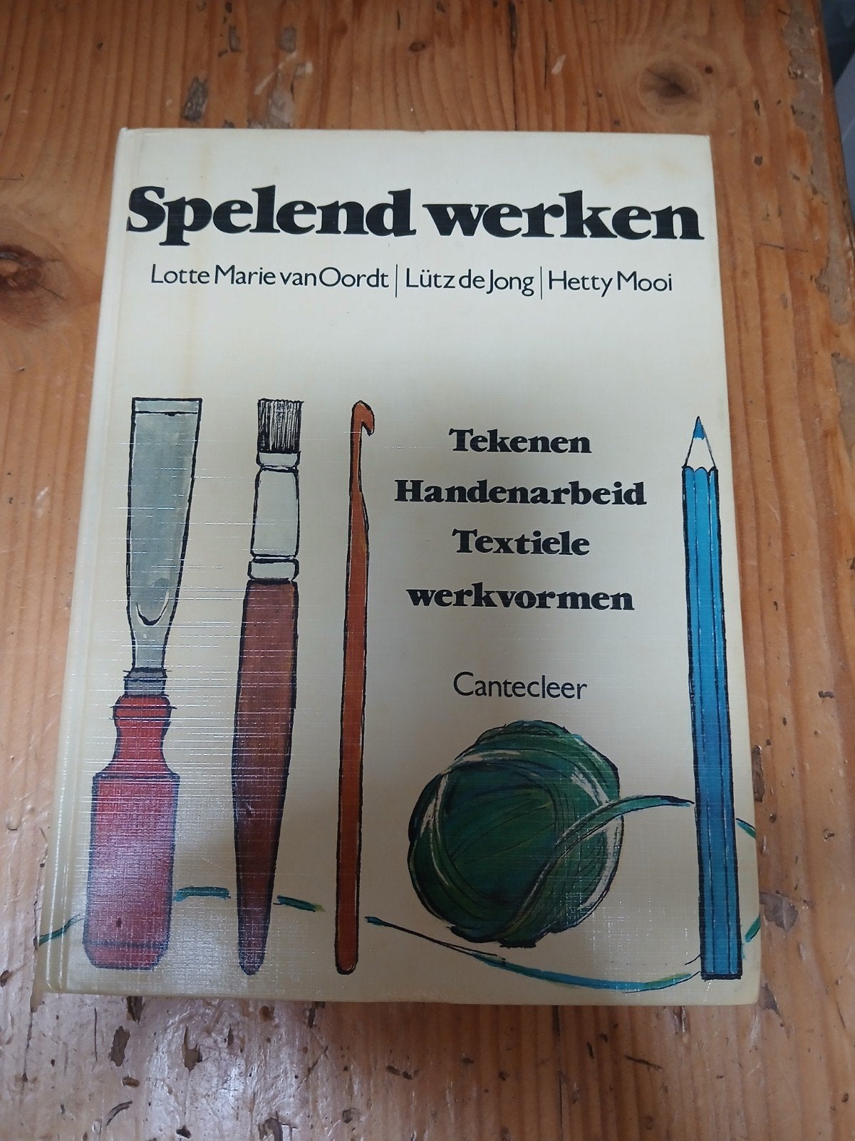 Spelend werken: Tekenen, Handenarbeid, Textiele werkvormen, Gelezen, Ophalen of Verzenden, Tekenen en Schilderen, Lotte Marie van Oordt, Lütz de Jong, Hetty Mooi