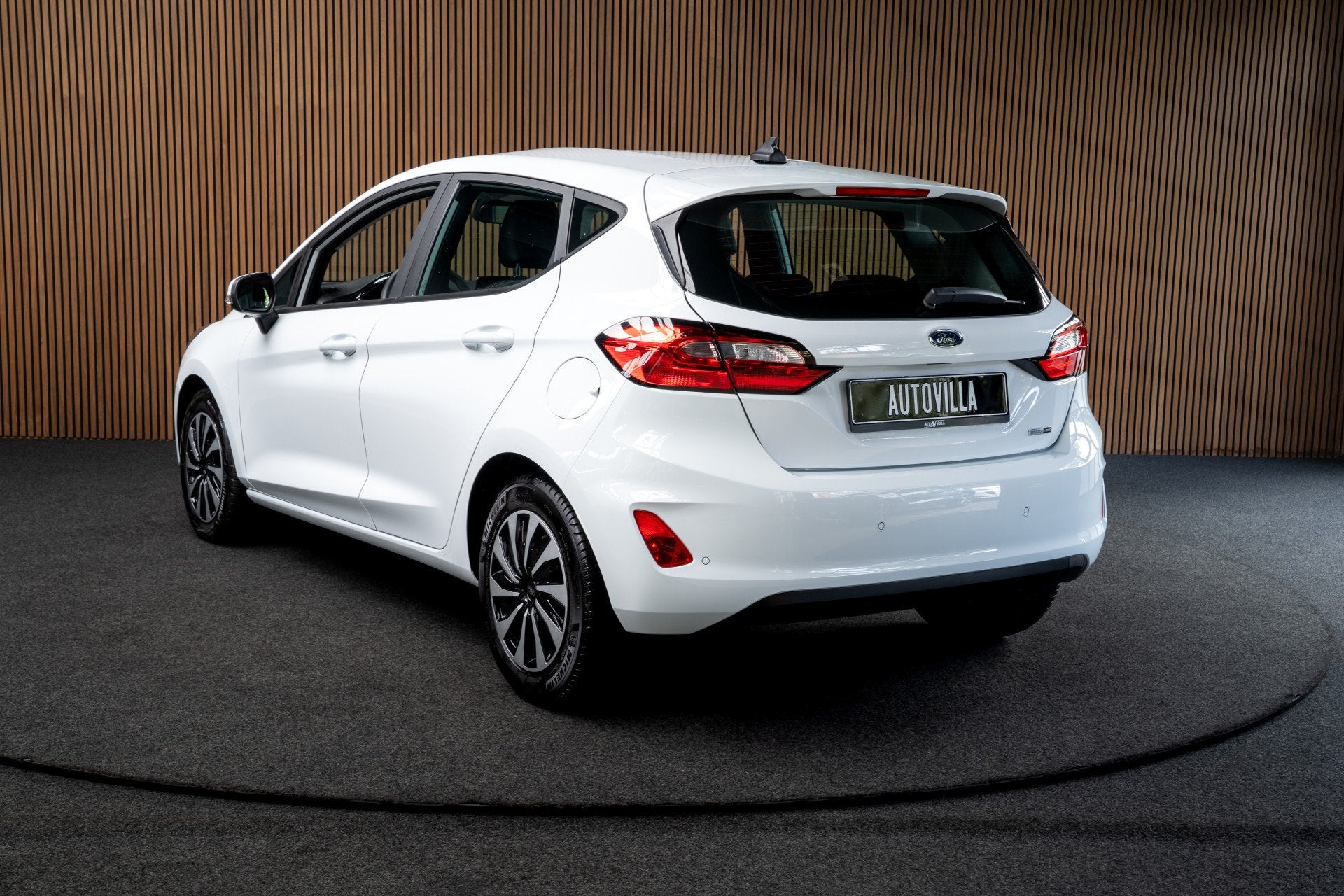 Ford Fiesta 1.0 EcoBoost Hybrid Navi Climate Cruise PDC Carp, Parkeerassistent, Stof, Gebruikt, Zwart