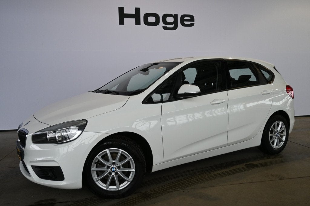 BMW 2 Serie Active Tourer 218i Airco Trekhaak LED Lichtmetaa, Auto's, BMW, Voorwielaandrijving, Gebruikt, Met garantie (alle)
