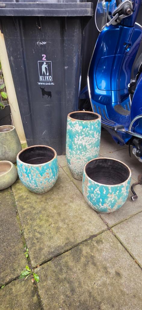 Blauwe bloempotten, Tuin en Terras, Bloempotten, Ophalen, Rond, Zo goed als nieuw, Aardewerk