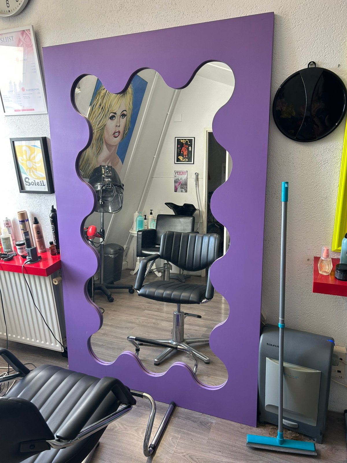 GRATIS. Curvy mirror, Huis en Inrichting, Ophalen, Zo goed als nieuw, 100 tot 125 cm, Overige vormen