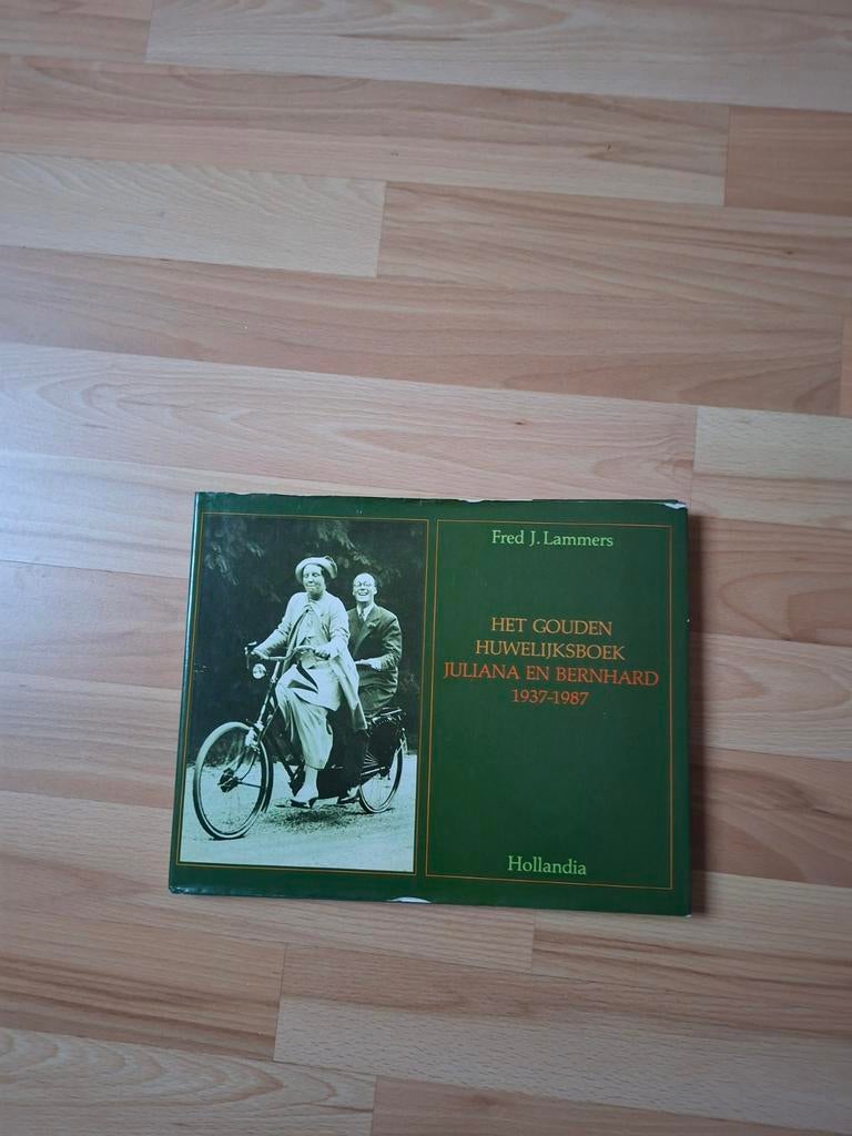 Het gouden huwelijksboek Juliana en Bernard, Ophalen of Verzenden, Zo goed als nieuw