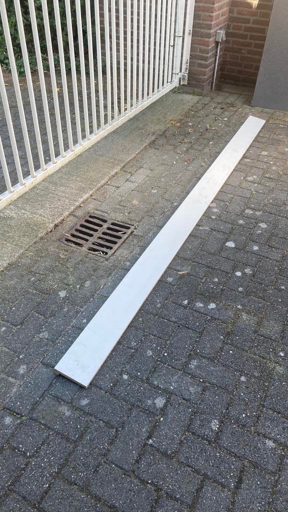 Gratis afhalen: Vensterbank mdf 280 lang 15 diep, Ophalen, Vensterbanken, Nieuw, Mdf