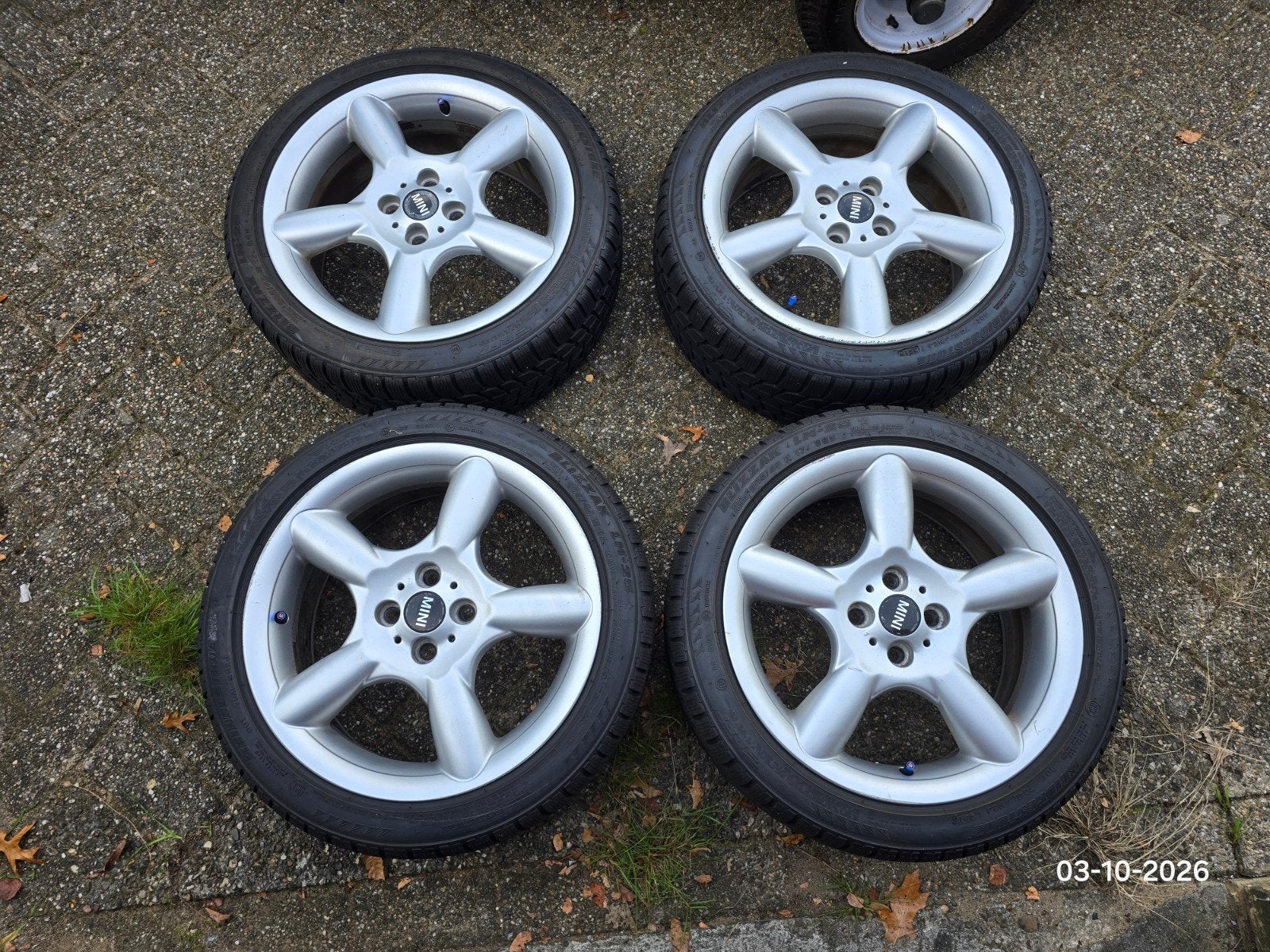Originele MINI 17 inch Star Spoke velgen + winterbanden, Auto-onderdelen, Ophalen, Gebruikt, 17 inch, Winterbanden