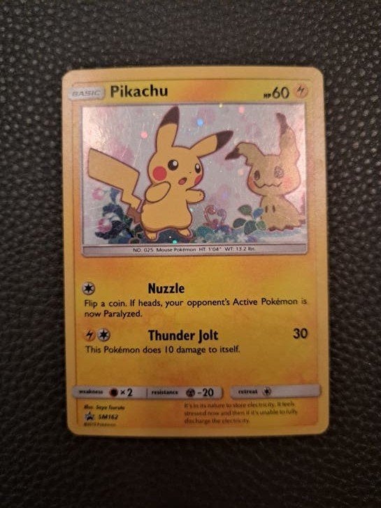 Pikachu Pokémon Kaart SM162 Promo, Hobby en Vrije tijd, Verzamelkaartspellen | Pokémon, Ophalen of Verzenden, Zo goed als nieuw