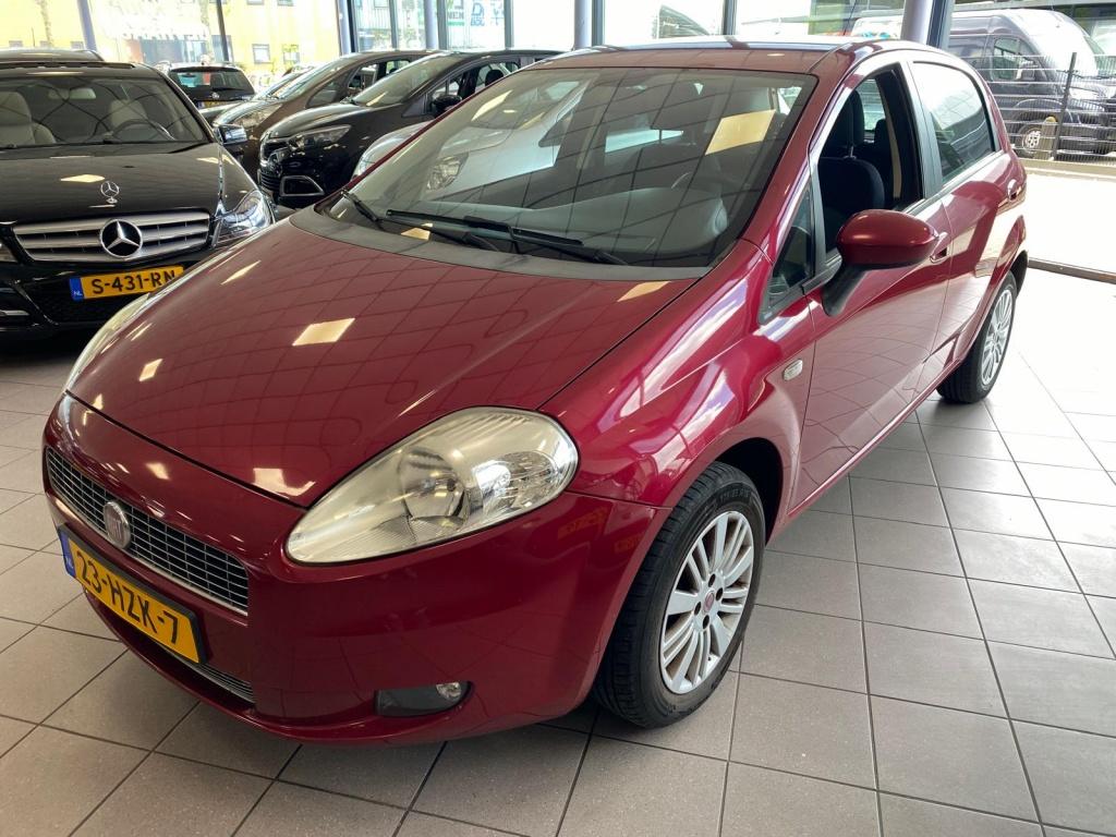 Fiat Grande Punto 1.4 Edizione Lusso APK 3-27 AIRCO 137 DKM, Auto's, 4 cilinders, 400 kg, Grande Punto, Origineel Nederlands