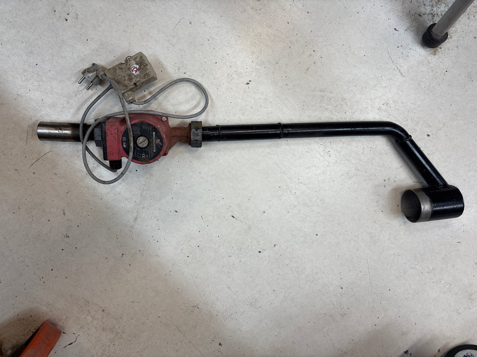 Grundfos UPS 25-40 180 CV-pomp met leidingwerk, Doe-het-zelf en Verbouw, Verwarming en Radiatoren, Ophalen, Gebruikt, Minder dan 30 cm