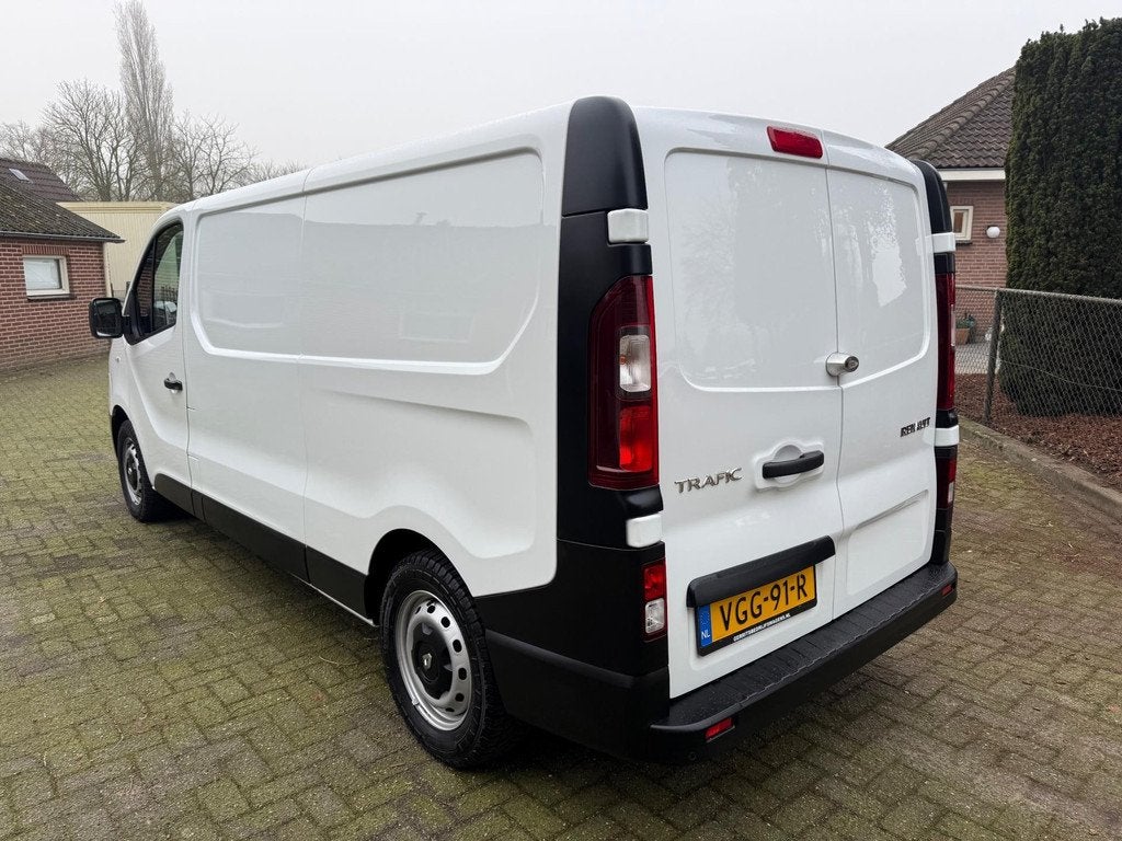 Renault Trafic 2.0 dCi 145PK T29 L2 navi airco cruise automa, Gebruikt, Euro 6, Renault, 1650 kg