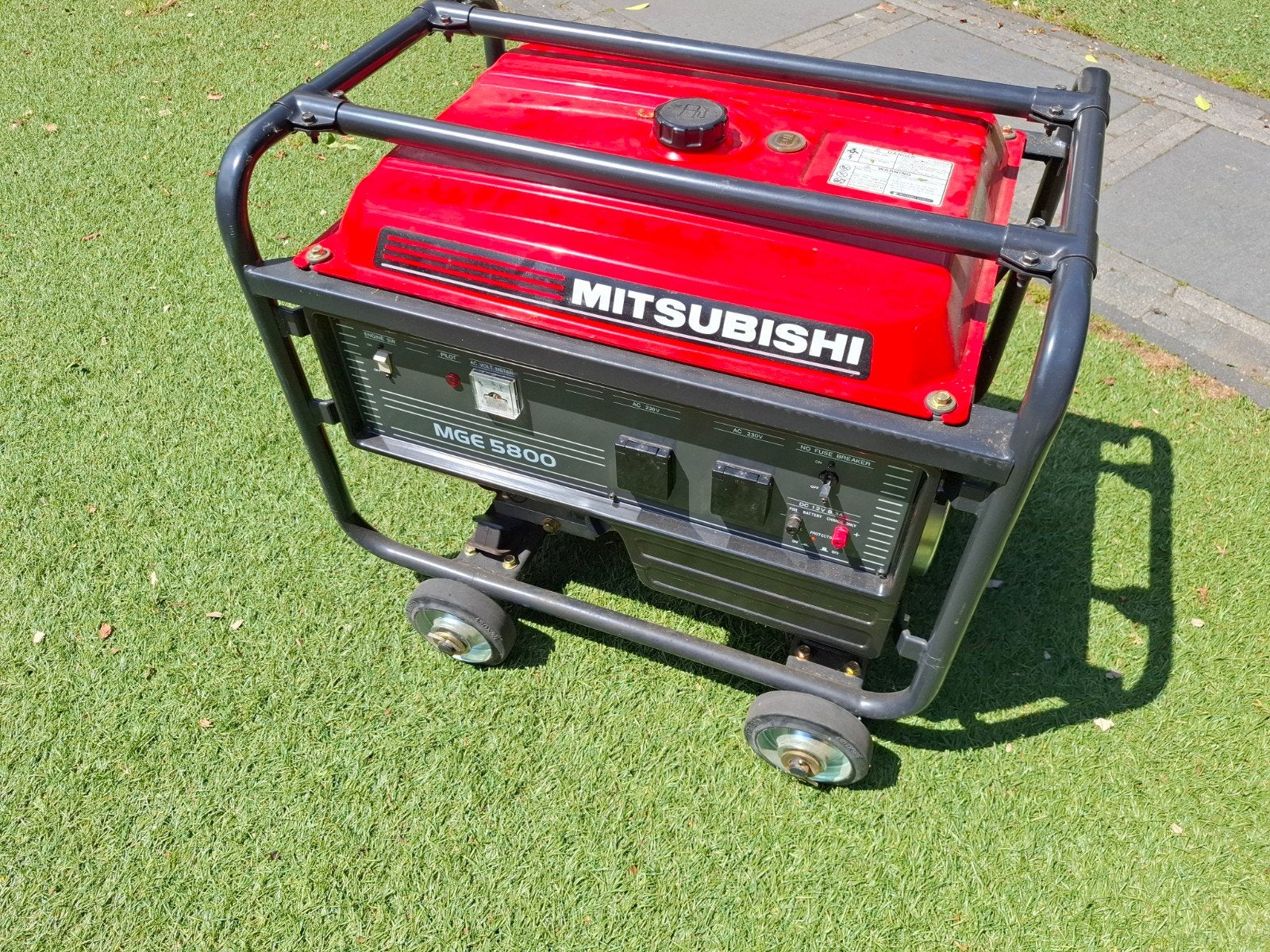 Aggregaat generator benzine 230volt mitsubishi 5kva, Doe-het-zelf en Verbouw, Aggregaten, Ophalen of Verzenden, Minder dan 5 kVA