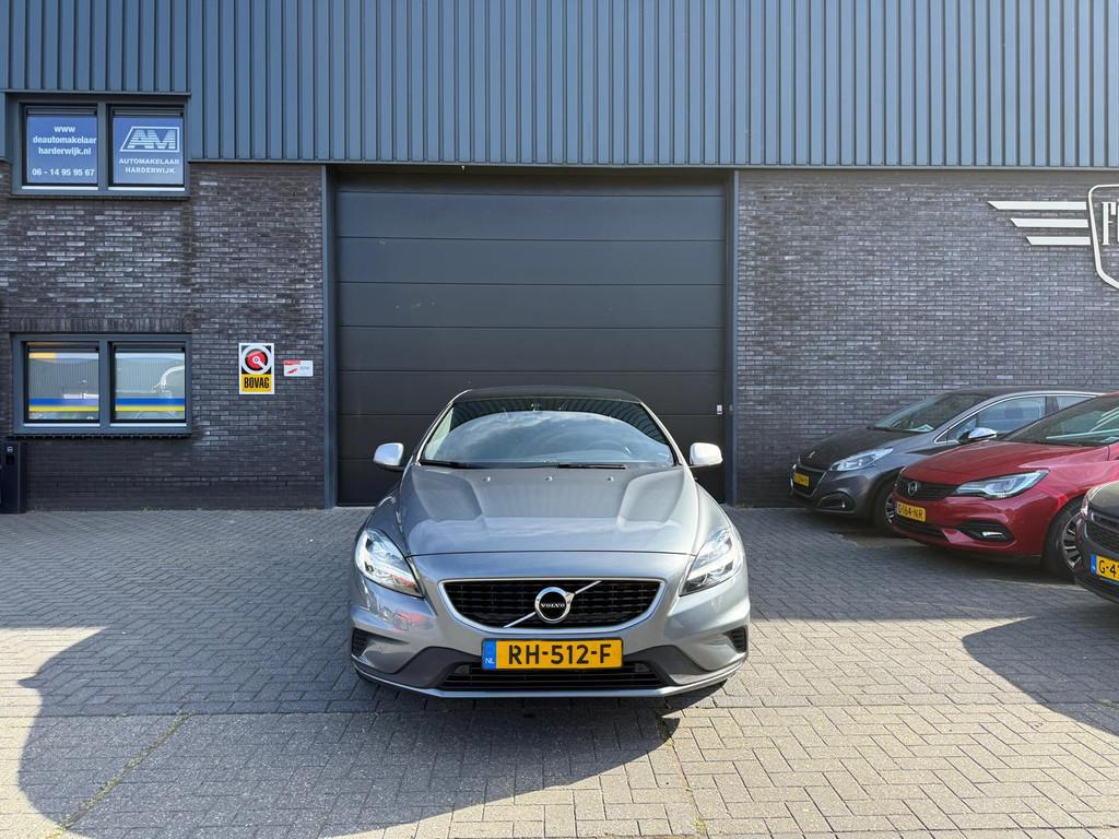 Volvo V40 2.0 T4 Business Sport | 1E EIGENAAR | 12MND GARANT, Voorwielaandrijving, Gebruikt, Automatische klimaatregeling, Bedrijf