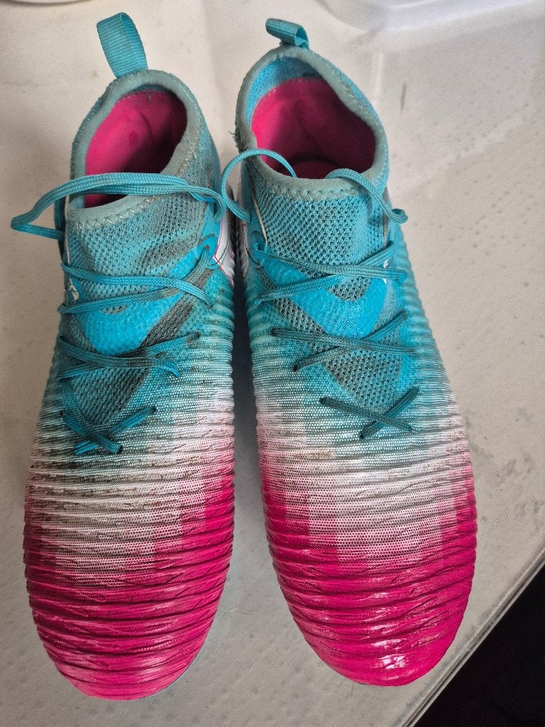 Voetbalschoenen, Maat XS of kleiner, Schoenen, Ophalen of Verzenden, Zo goed als nieuw