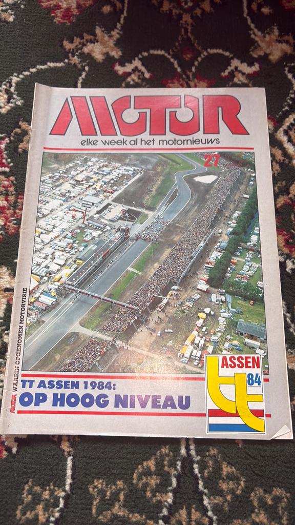 Motor Magazine - TT Assen 1984: Op Hoog Niveau, Ophalen of Verzenden, Gelezen