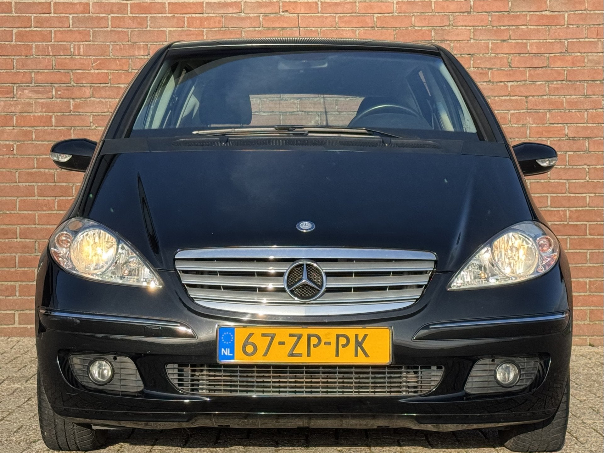 Mercedes-Benz A-Klasse 170 ELEGANCE | NL-AUTO! | AIRCO!, Auto's, Gebruikt, Zwart, 4 cilinders, Parkeersensor