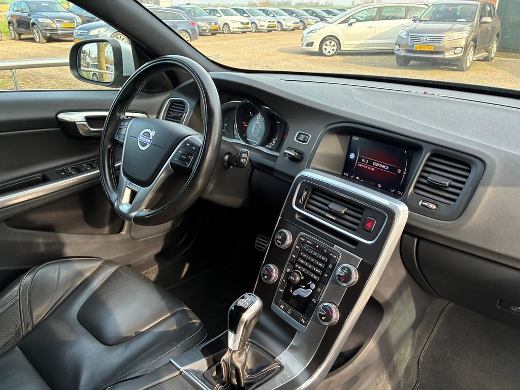 Volvo V60 2.0 D4 | R-Desing + Schuif/kanteldak + Camera + Cr, Voorwielaandrijving, 1969 cc, 168 €/maand, 25 km/l