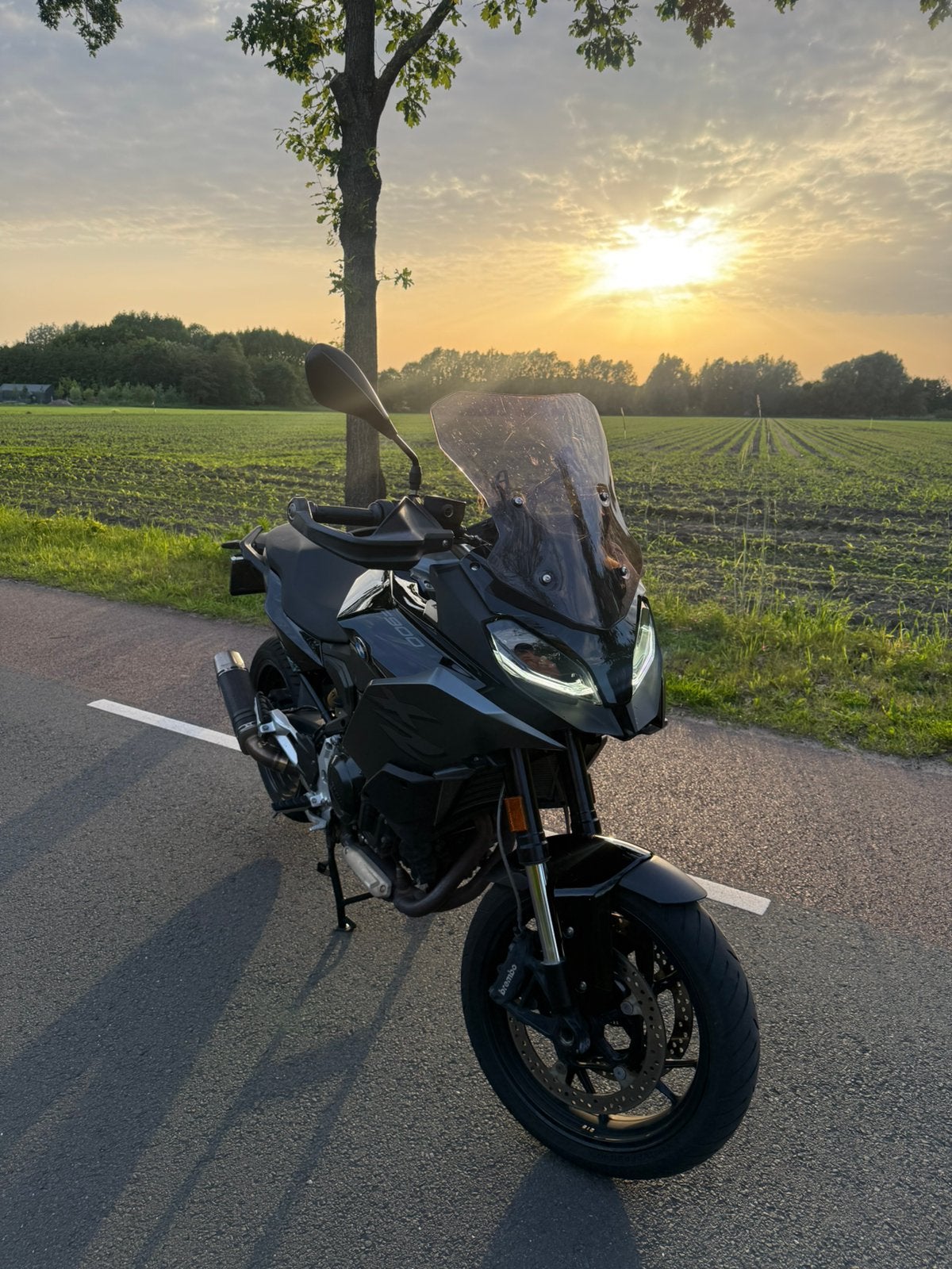 BMW F900XR Triple Black 2022 | A2 | Akrapovič | Quickshifter, Particulier, Toermotor, 12 t/m 35 kW