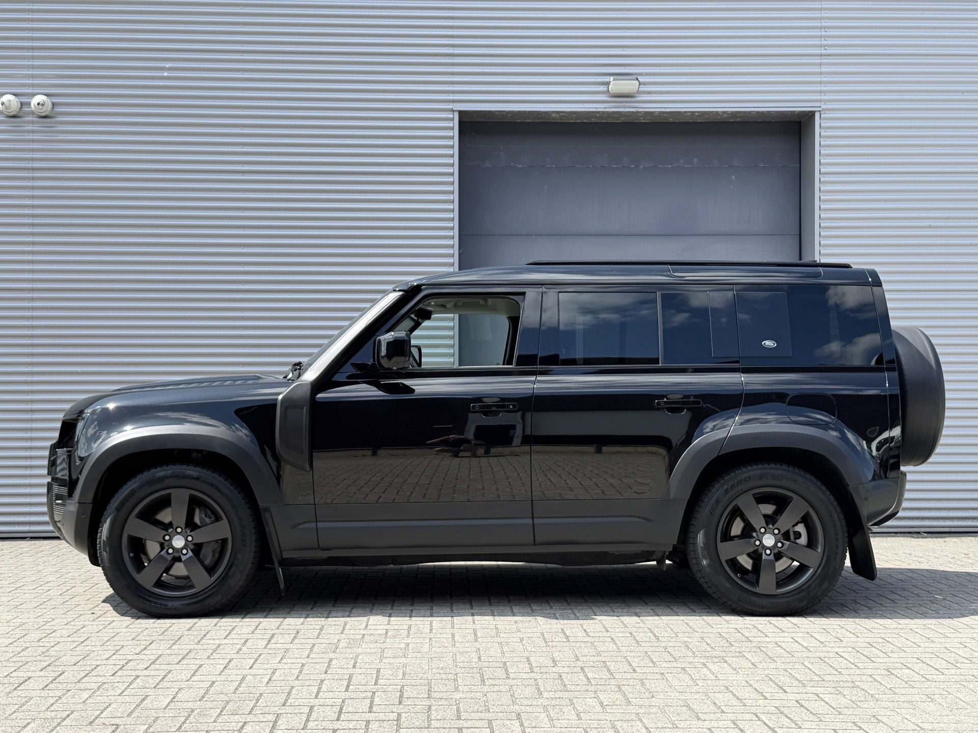 Land Rover Defender 110 2.0 P400e 110 X-Dynamic SE I PHEV I, Auto's, Automaat, 404 pk, Gebruikt, 4 cilinders