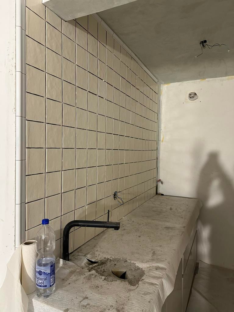 65 pakken Spaanse tegeltjes 130x130 (nieuw), Nieuw, Ophalen of Verzenden, Minder dan 20 cm, 10 m² of meer