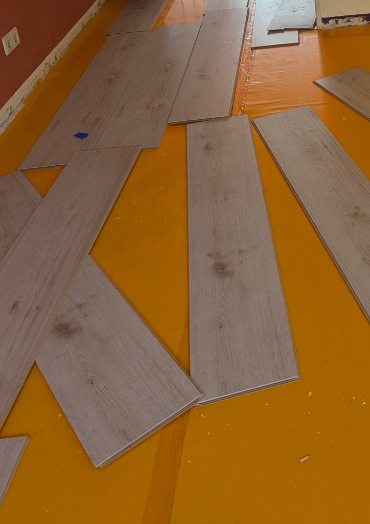 Laminaat - witte/licht grijs, Doe-het-zelf en Verbouw, Vloerdelen en Plavuizen, Gebruikt, Laminaat, Hout, 50 tot 150 cm, 10 tot 30 cm