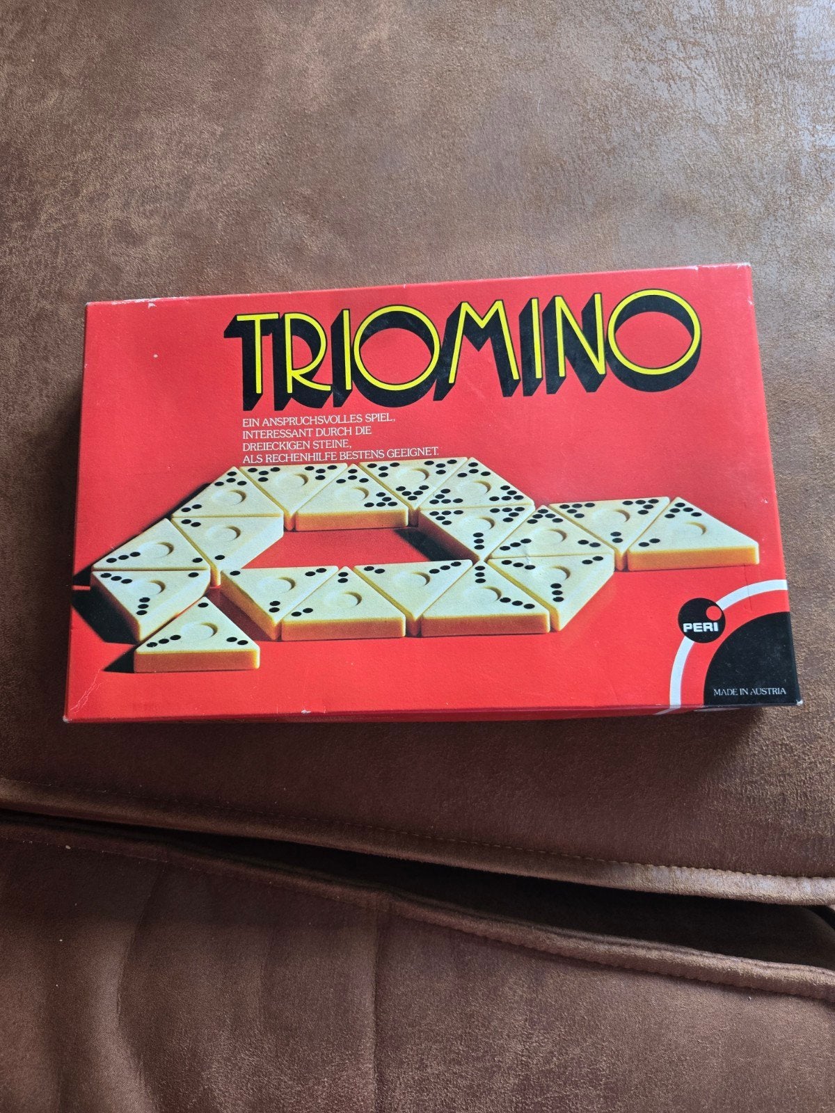 Triomino bordspel - Klassiek dominospel met driehoeken, Drie of vier spelers, Ophalen of Verzenden, Gebruikt, Peri