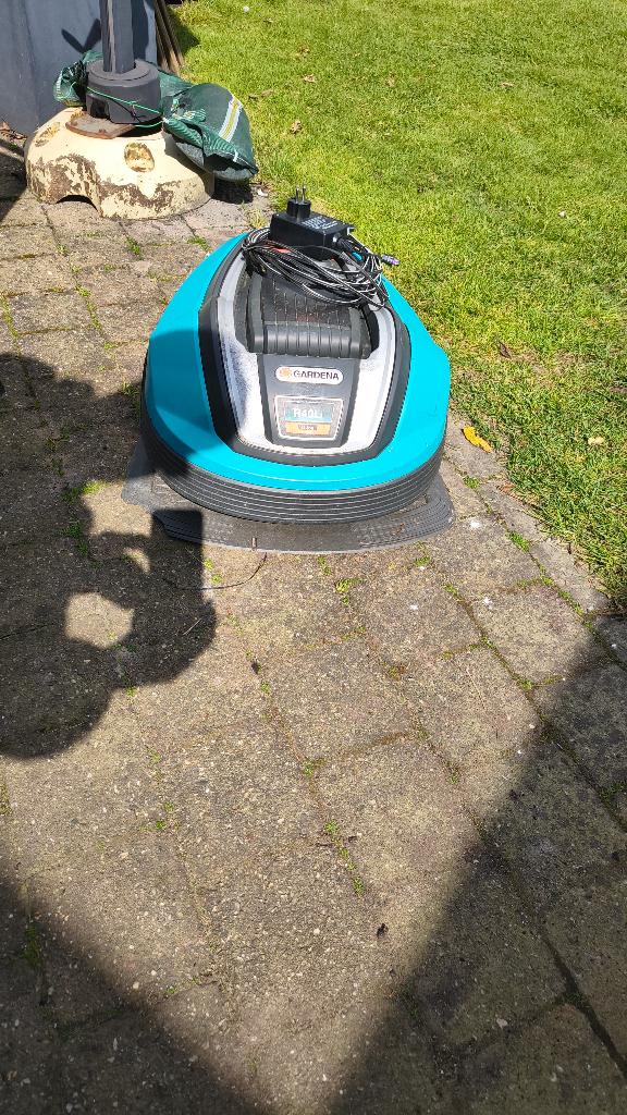 Te koop gardena R40Li robotmaaier, Ophalen of Verzenden, Gebruikt, Minder dan 20 cm, Gardena o.a.
