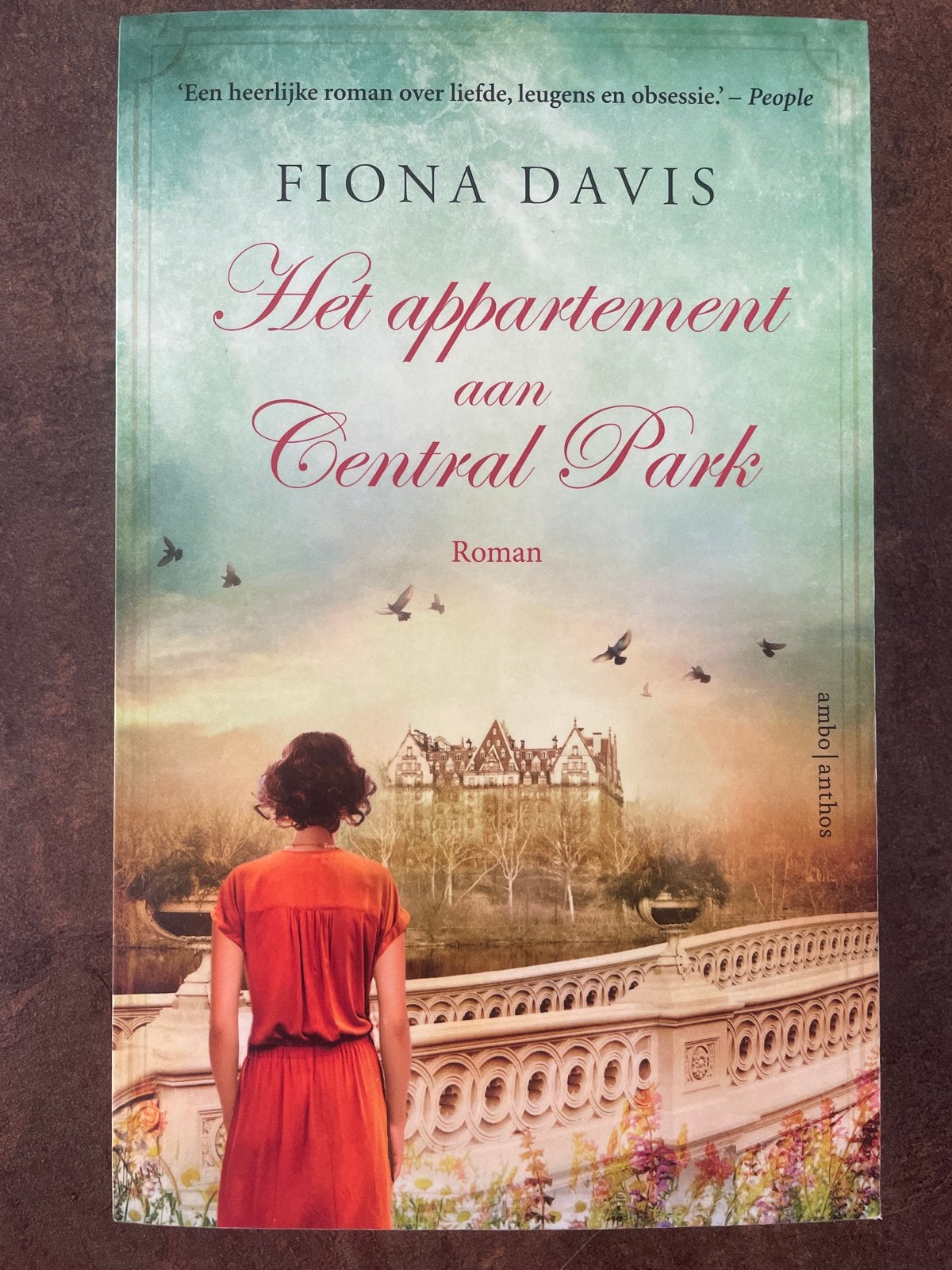 Het appartement aan Central Park - Fiona Davis, Ophalen of Verzenden, Zo goed als nieuw