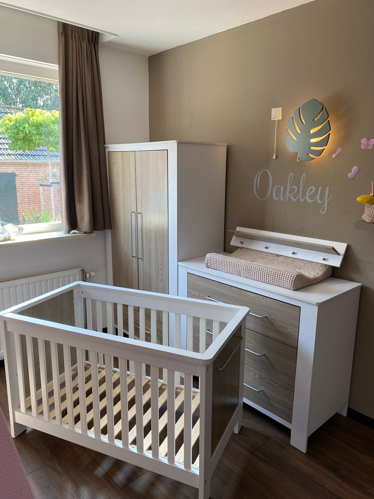 Complete Babykamer: Ledikant, Commode en Kledingkast, Kinderen en Baby's, Kinderkamer | Complete kinderkamers, Ophalen, Gebruikt