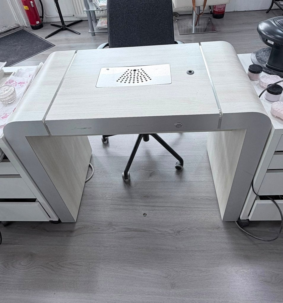 manicure bureau met afzuiging, Ophalen, Overige typen, Gebruikt, 97 cm