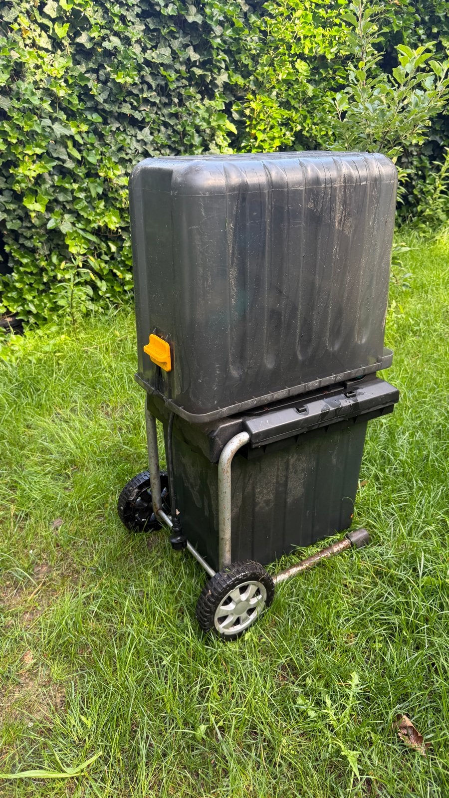 Elektrische Houtversnipperaar 230V voor klein hout/takjes, Ophalen, Gebruikt, Elektrisch, Met opvangbak