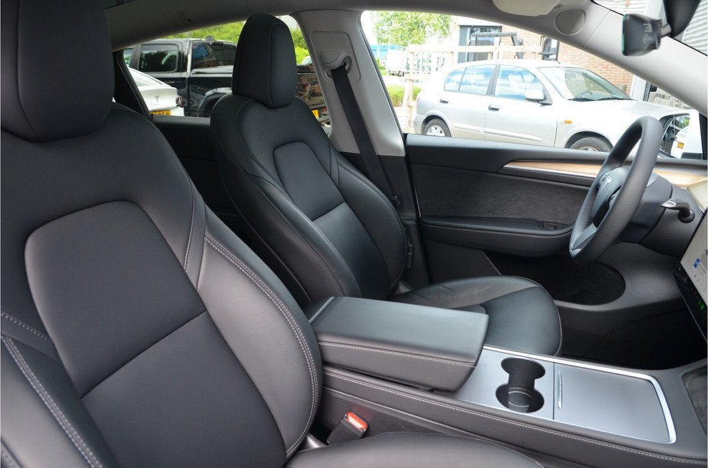 Tesla Model Y RWD 58 kWh LFP Accu AutoPilot3.0 Ryzen, Auto's, Tesla, Automaat, Achterwielaandrijving, Gebruikt, Zwart