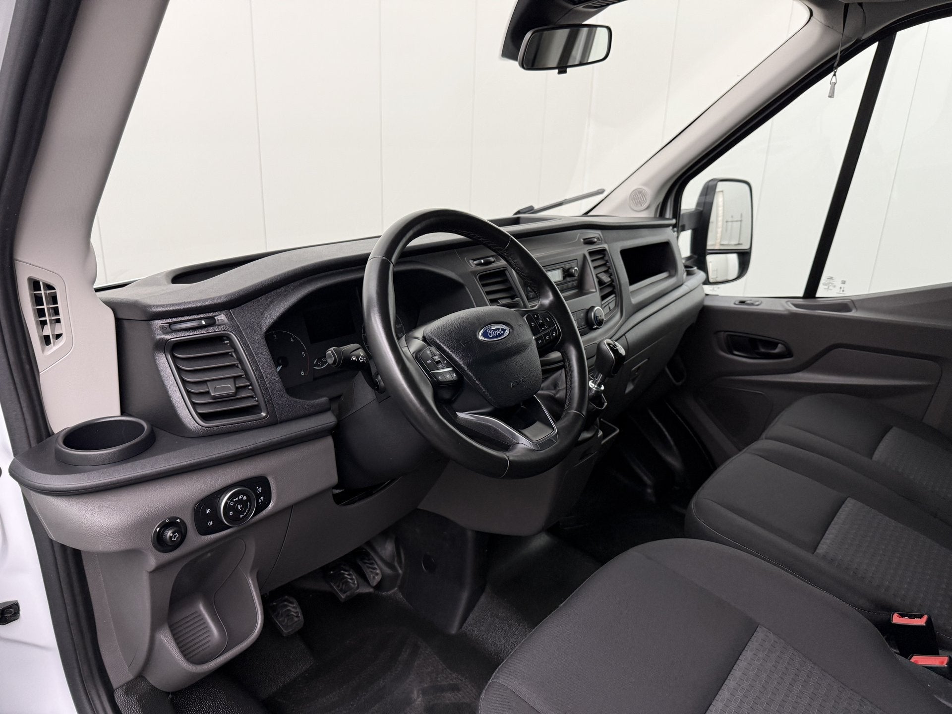 Ford Transit 2.0TDCi 170PK Bakwagen+Laadklep | Dakpoiler | A, Gebruikt, Euro 6, Multifunctioneel stuurwiel, 170 pk