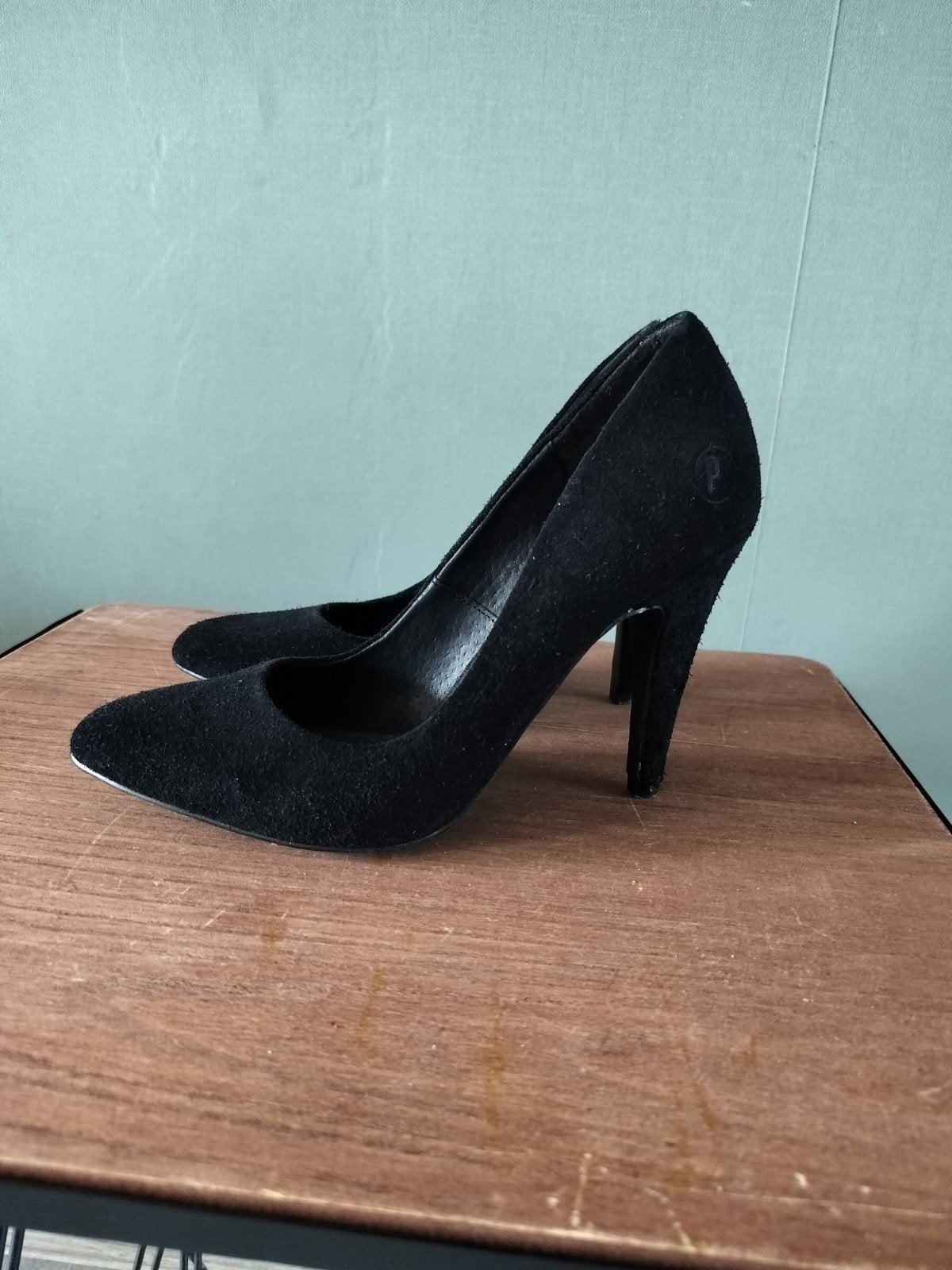Zwarte suède pumps. Maat 38, Ophalen of Verzenden, Zo goed als nieuw, Zwart